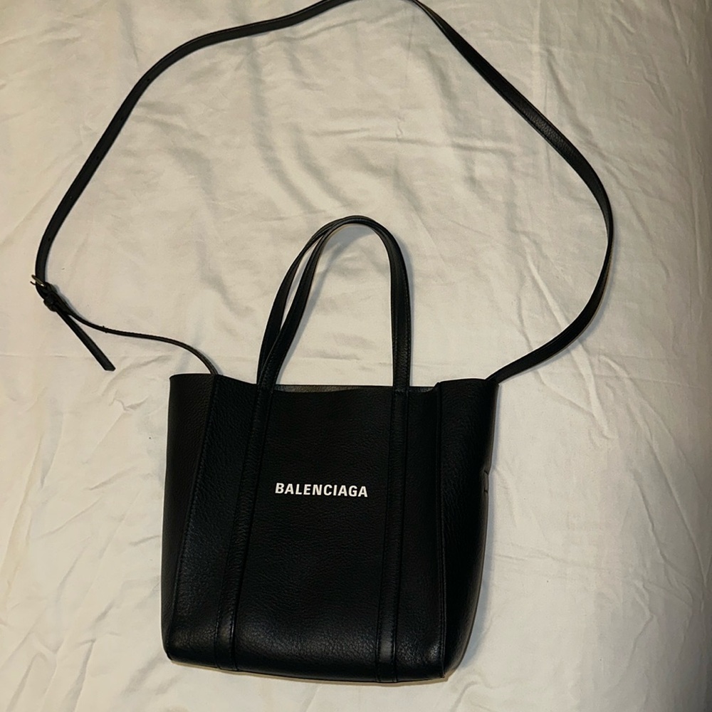 Balenciaga black medium tote purse crossbody leather 100% authentic